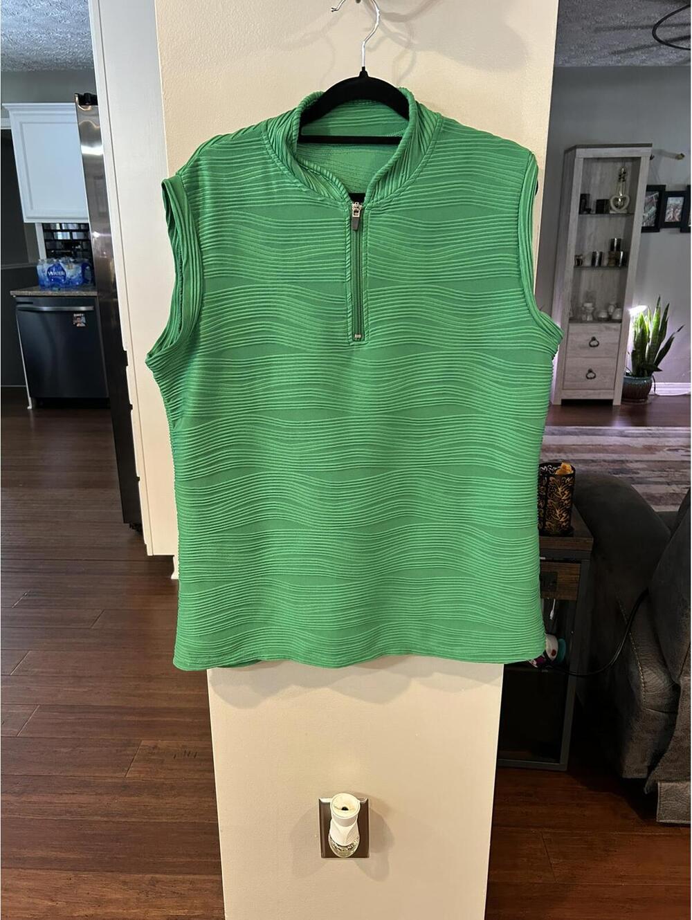 Green Sleeveless Textured Top with Half-Zip Collar XL